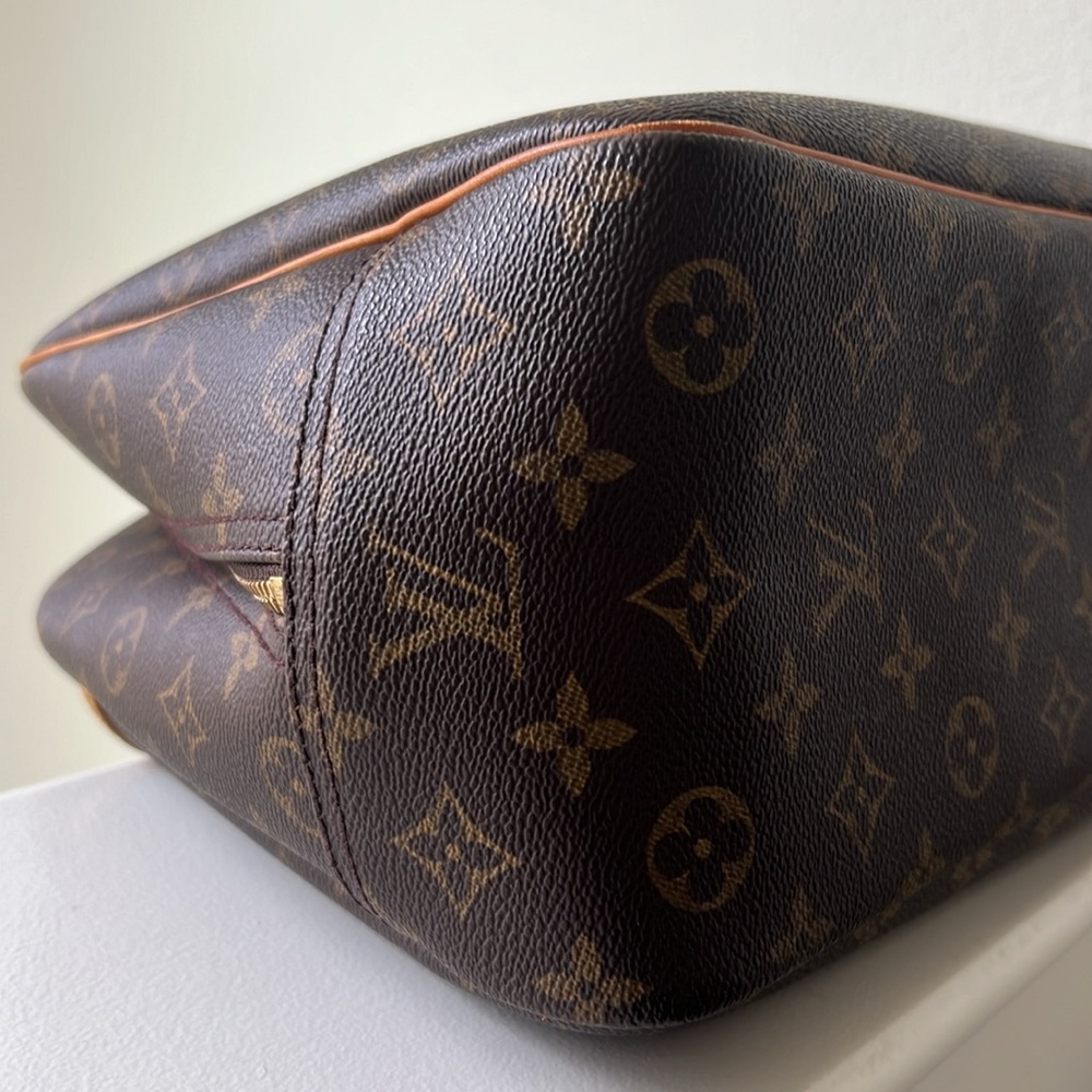 Louis Vuitton Paris Monogram Deauville Handbag - Picture 7 of 16